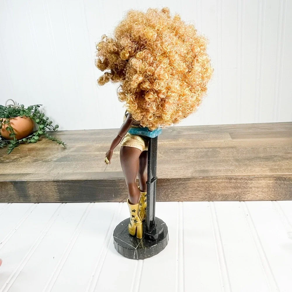 L.O.L. Surprise OMG Doll - Movie Magic Soul Doll‎ with accessories